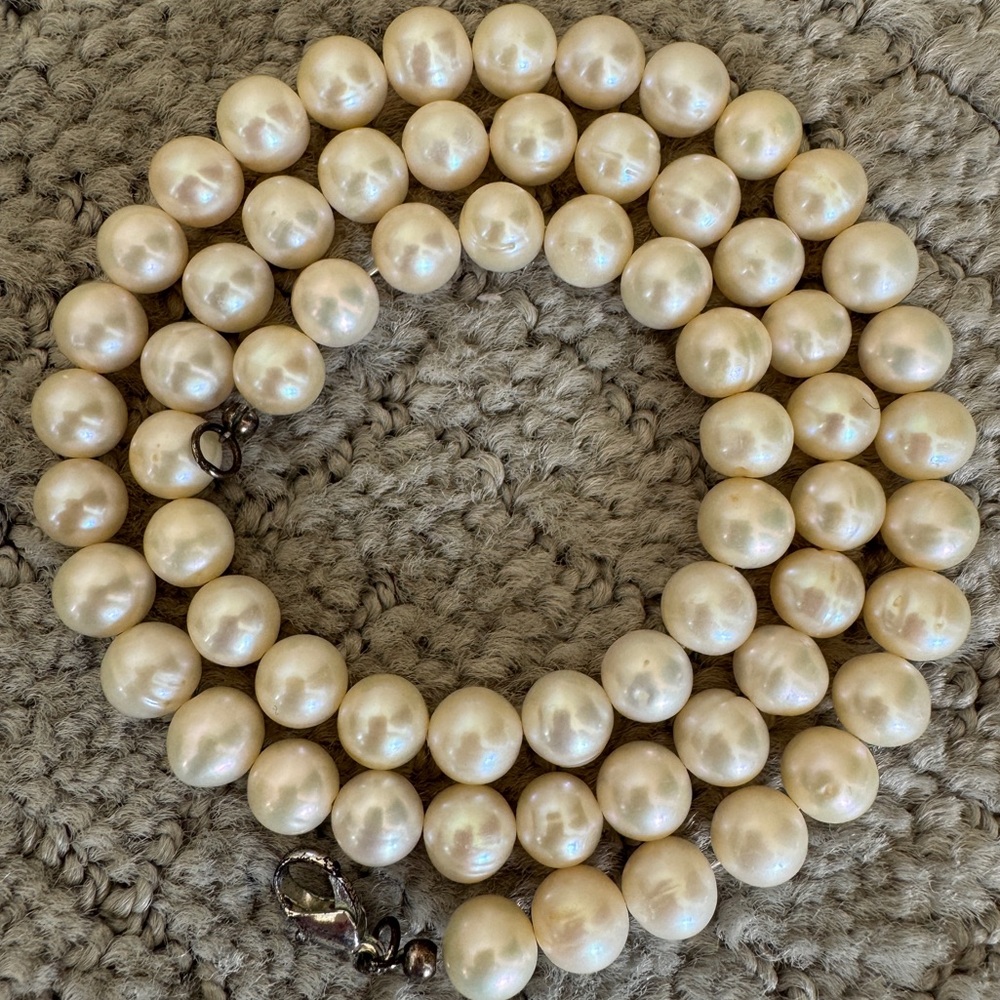 Freshwater pearl necklace